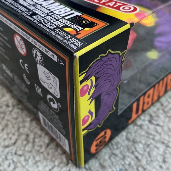 Marvel Blacklight Gambit, Rogue, Magneto, + Black Panther Funko Pops with XL Tee - Picture 3 of 12